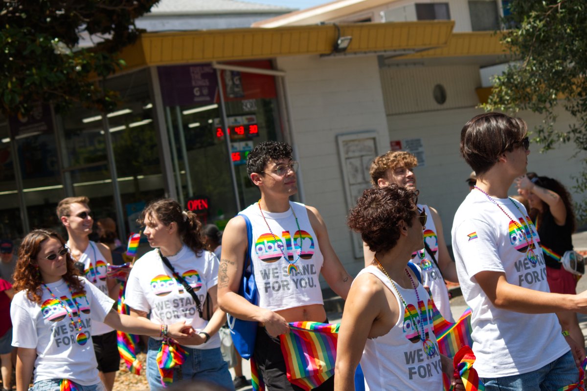 MatthewKeysLive's tweet photo. Sacramento TV media well-represented at #SacPride, with @kcranews, @fox40, @abc10 showing up. https://t.co/WMzxWTSFJW