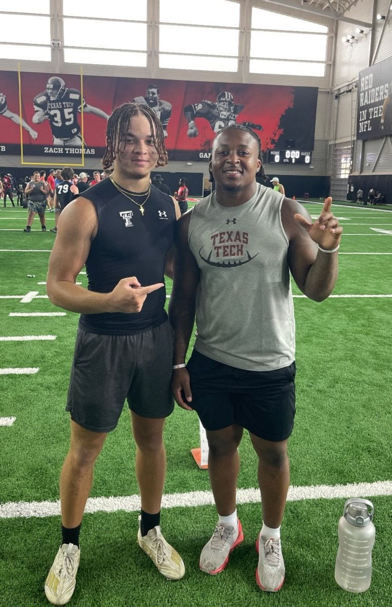 Alex Hale tweet media