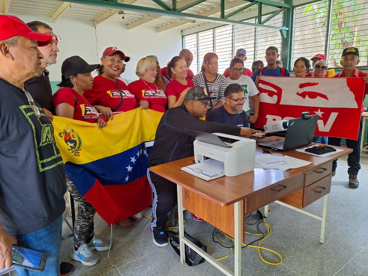 SALERFI's tweet photo. Extraordinario domingo donde el #Pueblo se desplegó ante el llamado de @NicolasMaduro para chequear el   #1x10VictoriaPerfecta que garantice el triunfo de Nuestro Candidato de la Revolución y del Pueblo Nicolas Maduro ! El 28/7/2024  #Venezuelax10 Venceremos !!! https://t.co/LnPbG8aUNQ
