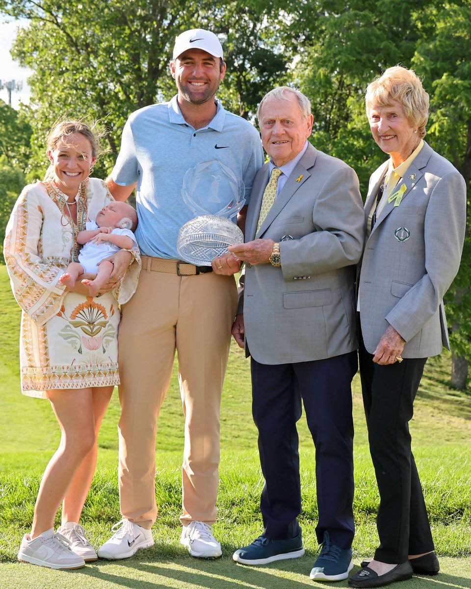 PGATOUR's tweet image. A family get together at Jack's Place ❤️