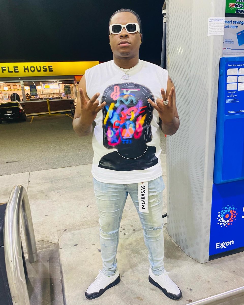 Flyduem's tweet image. Ain posted on here in a minute…….