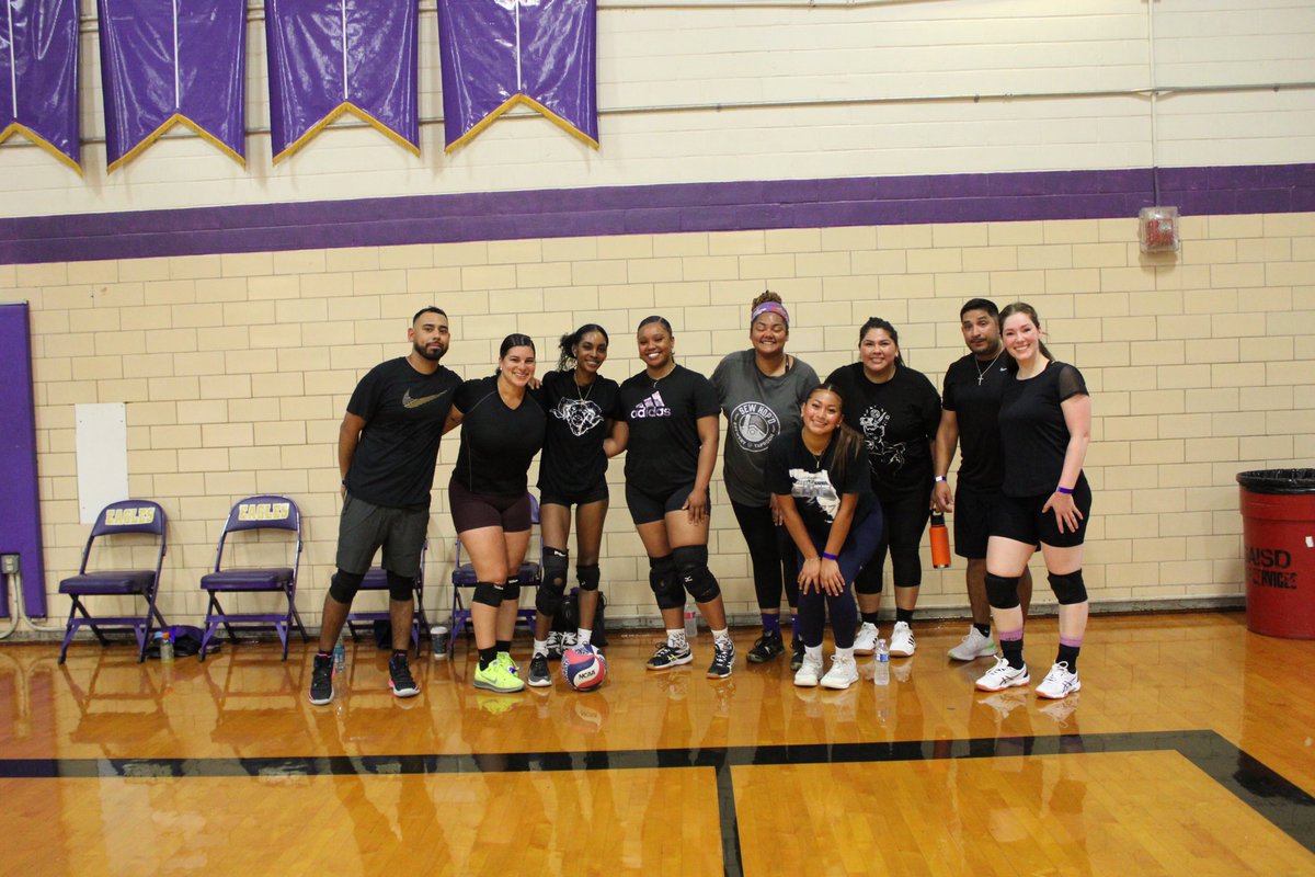 CoachVega3's tweet photo. Thank you to all the teams and spectators who supported the Brackenridge Volleyball program and participated in the 1st Co-Ed Alumni Tournament. We can’t wait to do it again next year. 
Teams: Legendary Lineup, BeeWax’n, ChewBlockas https://t.co/myspdS83xy