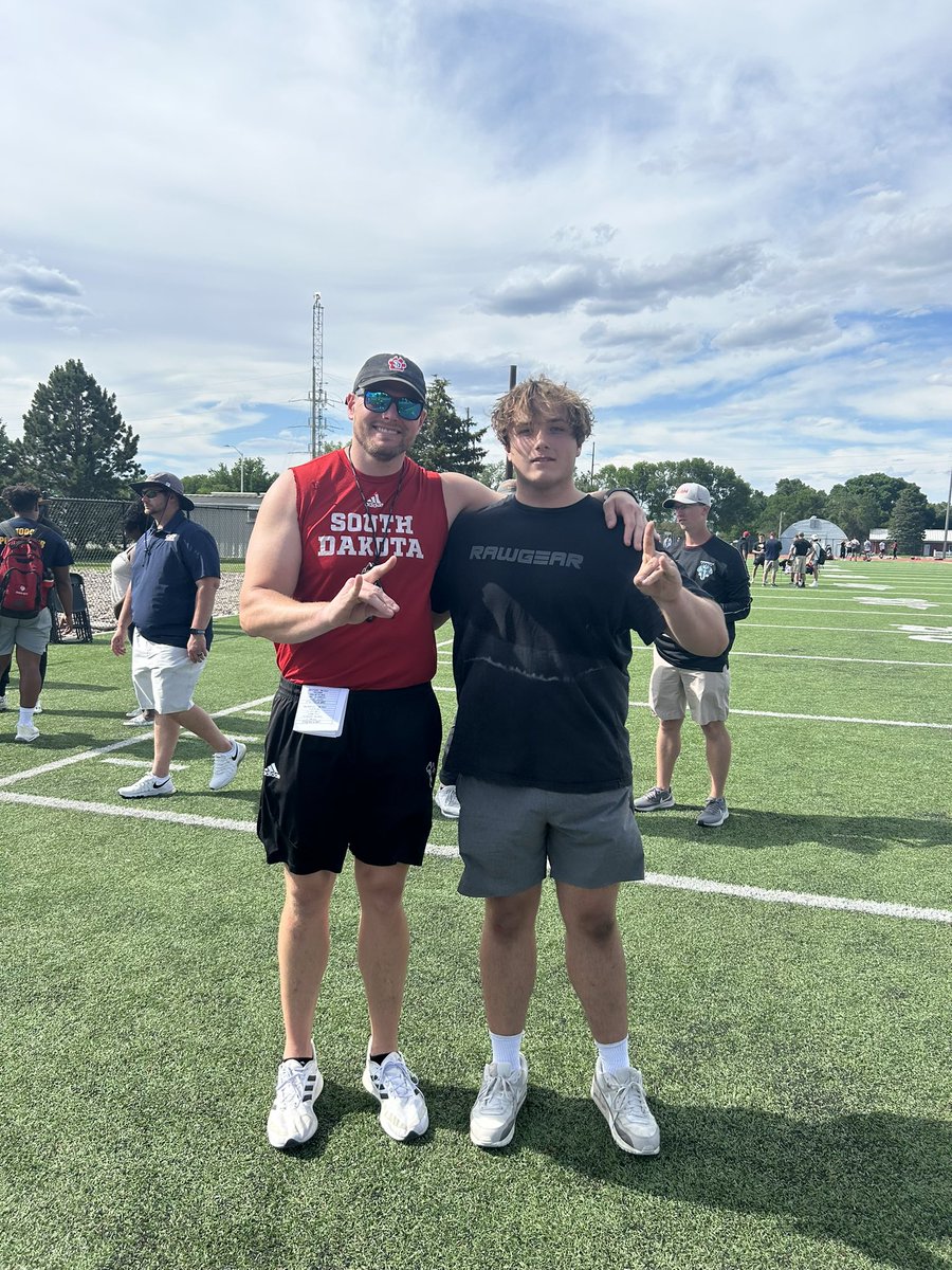 Carter Holmes (@carterholmes25) on Twitter photo After a great camp at <a href="/SDCoyotesFB/">South Dakota Football</a> I am grateful to have received a offer from the University of South Dakota <a href="/Coach_Nady/">Jeff Nady</a> <a href="/SteveFerentz/">Steve Ferentz</a> <a href="/BentonBobcatFB/">Benton Football</a> After a great camp at <a href="/SDCoyotesFB/">South Dakota Football</a> I am grateful to have received a offer from the University of South Dakota <a href="/Coach_Nady/">Jeff Nady</a> <a href="/SteveFerentz/">Steve Ferentz</a> <a href="/BentonBobcatFB/">Benton Football</a>