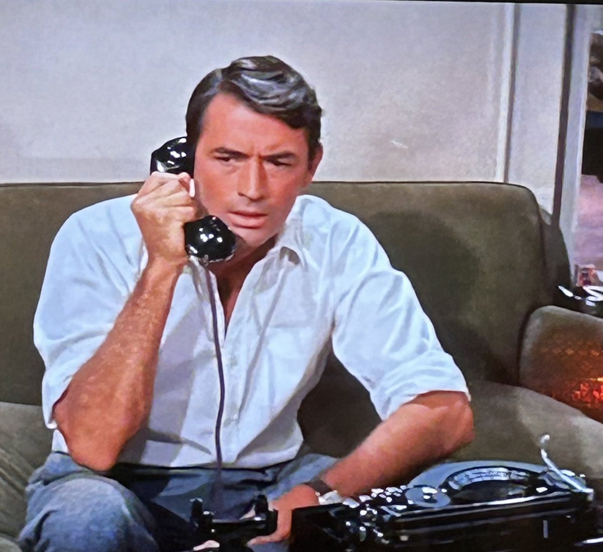 BarbaraMcI's tweet photo. Jeans and a white shirt with the sleeves rolled up. That is all. #DesigningWoman #tcmparty https://t.co/6HyPwyCIKF