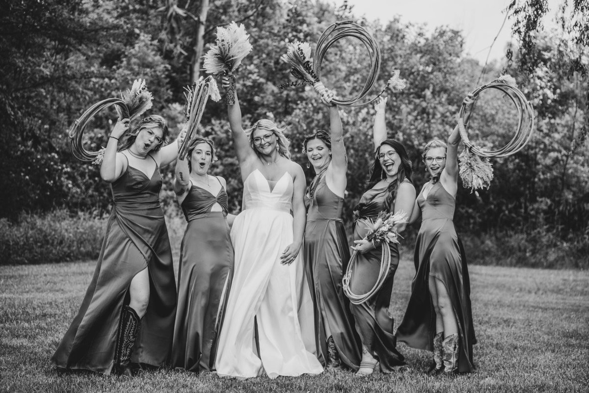 BrittttannnyyT's tweet photo. Got married to my best friend and then partied it up with all of our favorite people 💀 https://t.co/41BB4B7b0p