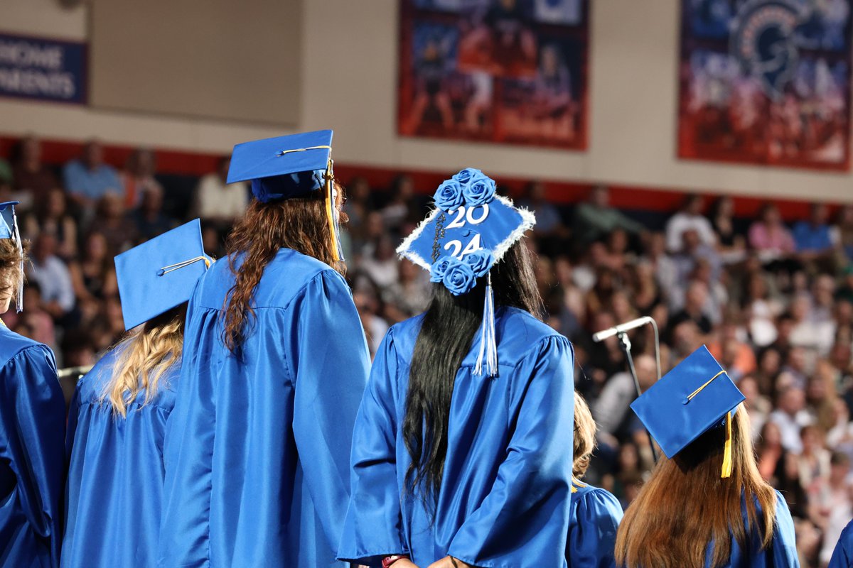 ElmbrookSchools's tweet photo. Congratulations to the @BCHS_SDE Class of 2024!!! #becomewhatsnext #lancernation #brookfieldcentral #bcwhereyoubelong https://t.co/XBhsTQbP7R