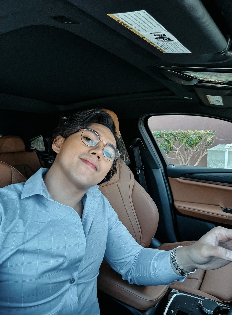 joshmarquinax's tweet image. The bliss when you just finished work 💆🏻‍♂️🤳🏼 

#random #workweekend #realtorlife #realestate