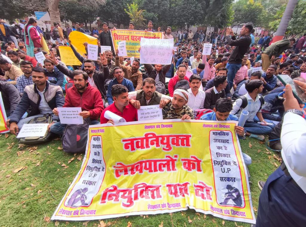 ks76440161's tweet photo. #UPLekhpal_StayVacate
#UPLekhpal_StayVacate
लेखपाल के लिए Pre (Pet)-अगस्त 2021
 मेंस परीक्षा-जुलाई 2022
हाई कोर्ट में लंबित- दिसंबर2023 तक
रिजल्ट-30 दिसंबर 2023
ज्वाइनिंग31 जनवरी 2024 तक हुयी
अब सुप्रीम कोर्ट से stay के वजह से हम नियुक्त लेखपाल दर दर भटकने को मजबूर
@ChiefSecyUP https://t.co/nY4fNAMgDQ