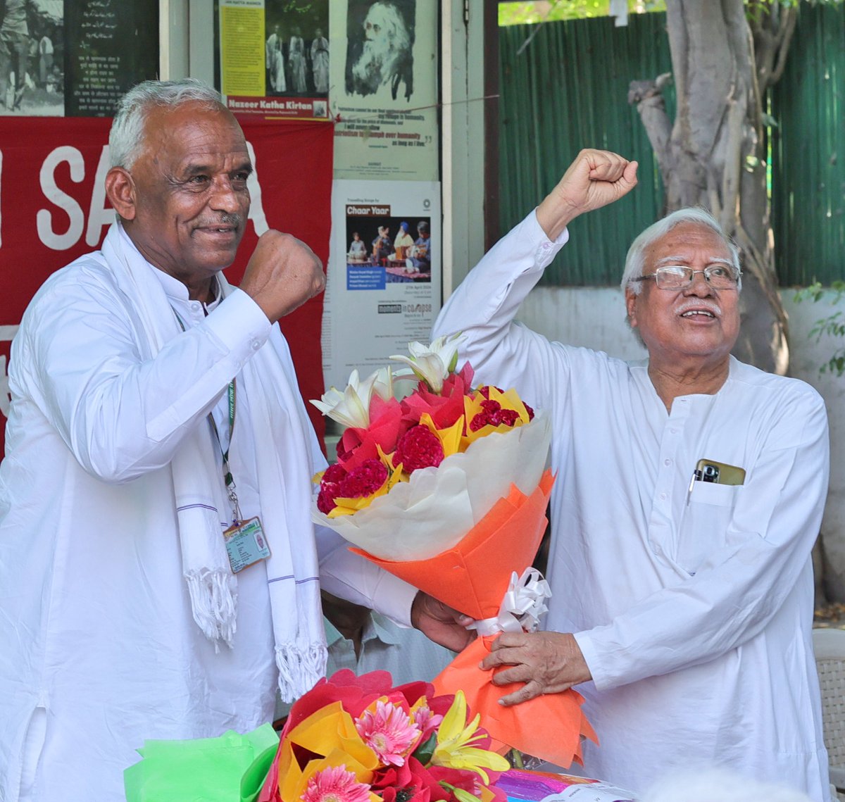 ComradeFagoria's tweet photo. अमरो दिल्ली जाय रियो... 
अब गूंजेगी संसद में किसान की आवाज ❤🙏
@KisanSabha @cpimspeak @cpim_haryana @comredamraram https://t.co/WCGLOqvQme