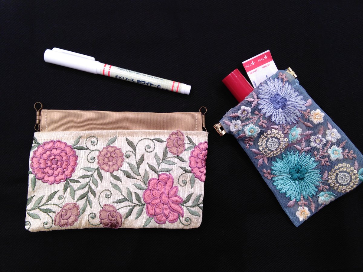 インド刺繍リボンとバネ口金で、ポーチを作りました🥰 幅広のインド
