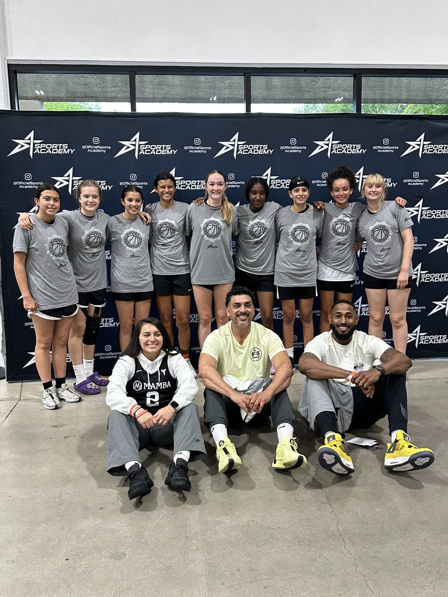 805basketball1's tweet photo. Last Tourney of the season for our 15U. They are ready and prepared for the trials of their respective varsity season. They make me proud. They will be playing at (7) different schools locally. #805Family #since1996 #tradation #homegrown https://t.co/8H18xRRxiR