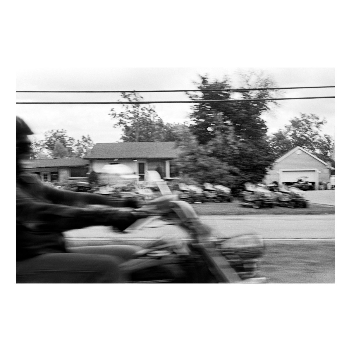 fslash12's tweet photo. #motorcycle #streetphotography #dodgeandburn #blackandwhitephotography  #documentaryphotography #leicam3 #canon50mm #kodak5222 #d96 #35mm #filmphotography #analogphotography https://t.co/S1UvtlPjcu