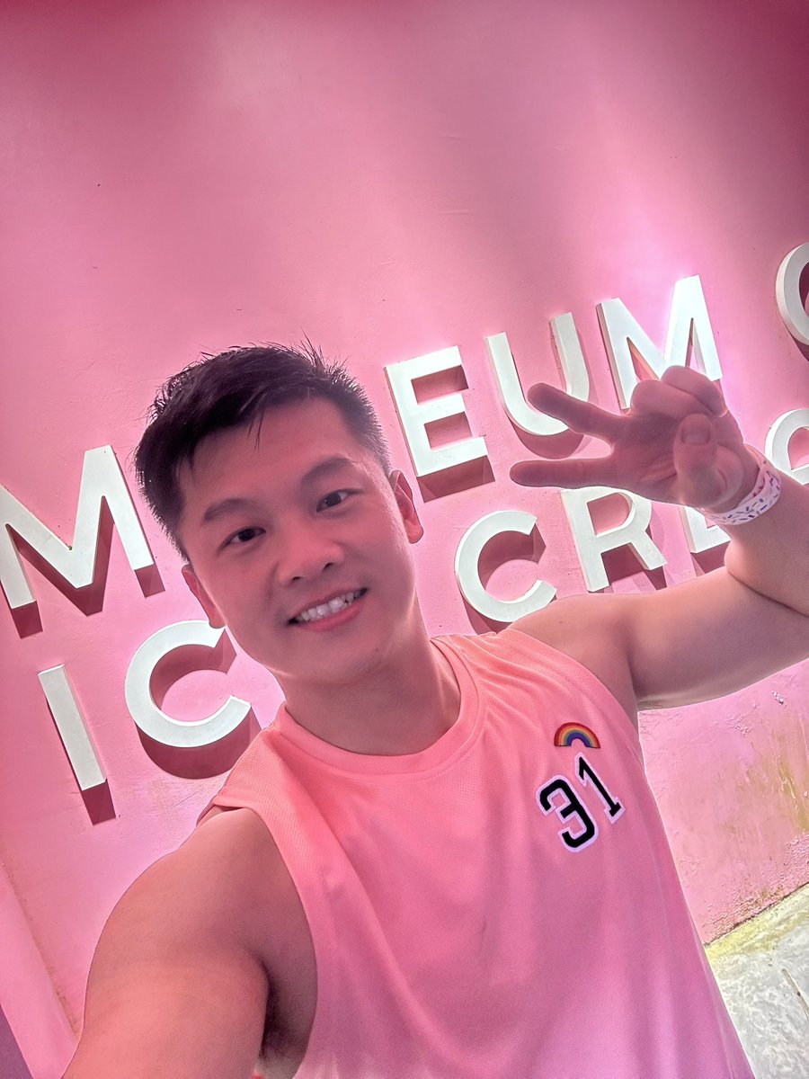 lewis_foo's tweet photo. Had a really great day at Pasar Pink yesterday! Loved meeting everyone who came by the Photo Booth as well! ♥️♥️♥️

And yes, my tank top is a custom designed one (by myself) as well! Loving the 31 and the lil’ rainbow!! 🌈🌈 https://t.co/VyjnBr6vAm