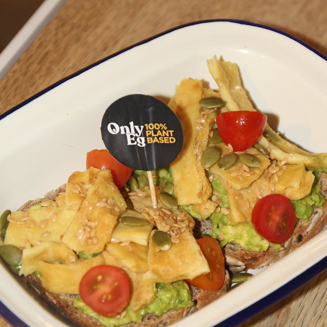 onlyegsg's tweet photo. Enjoy a delicious sandwich with OnlyEg! OnlyEg Shreds is everything you need for a perfect bite. ✨

#onlyeg #alternativeegg #plantpowered https://t.co/CnnFjQeark
