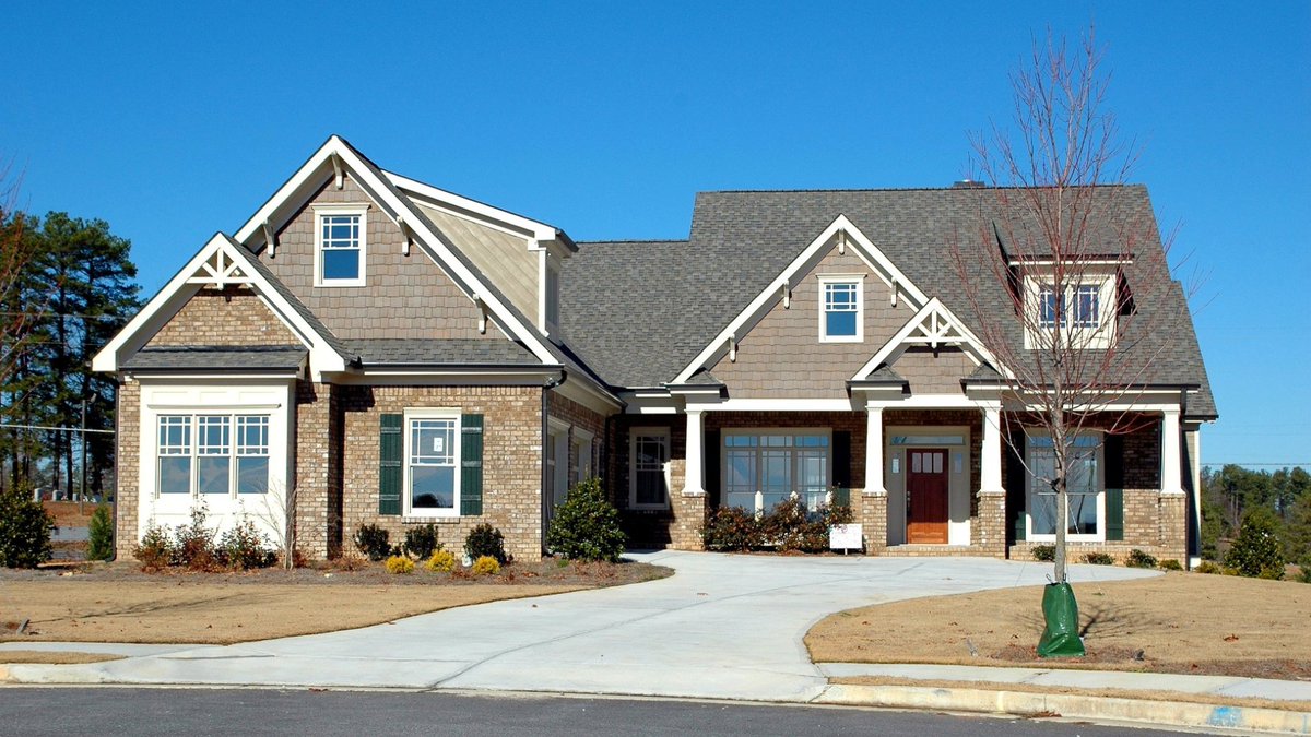 ProptechShow's tweet photo. As institutional investors bet on a shortage of rental properties, U.S. private equity giant @Blackstone has agreed to buy 1,750 new homes from British housebuilder Vistry for rental purposes.
Read more https://t.co/qjfMSc4j7q
#pts25 #proptechshow2025 #proptechshow #proptech https://t.co/OmOrER4V2x