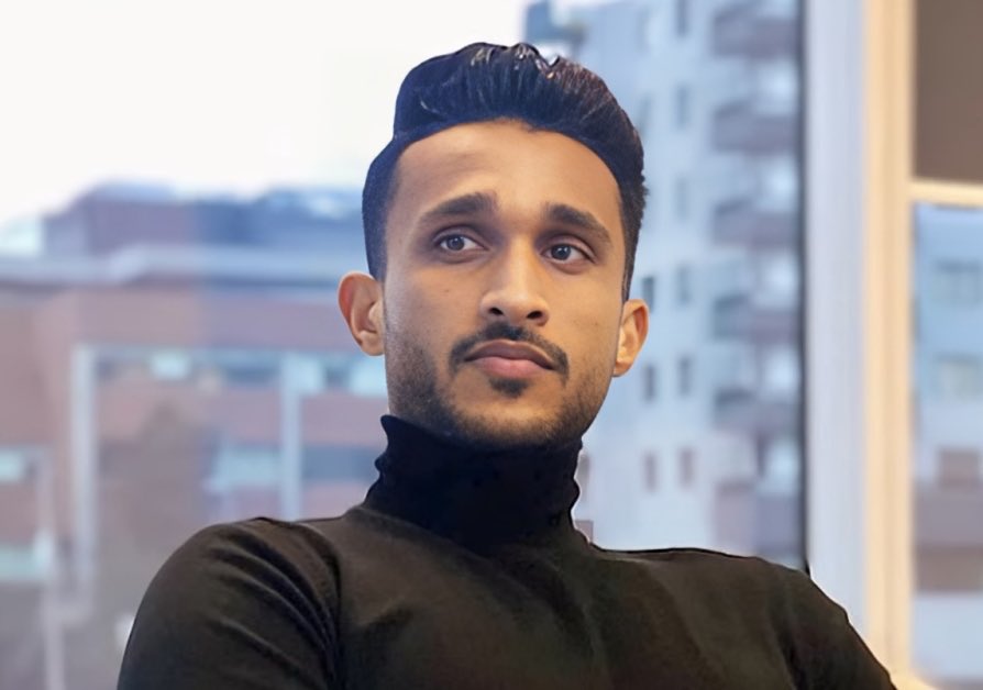 RT_India_news's tweet photo. India-Origin Man Gunned Down In Canada

Punjab native Yuvraj Goyal was shot dead in Surrey, British Columbia in an incident local police call "baffling" as he reportedly had "no criminal history".

3 local men, reportedly of Indian origin also, and an Ontario man are all in custody for the murder.

Surrey is the 2nd biggest city in the province in terms of population with 37%+ of the 568,322 being from South Asia.