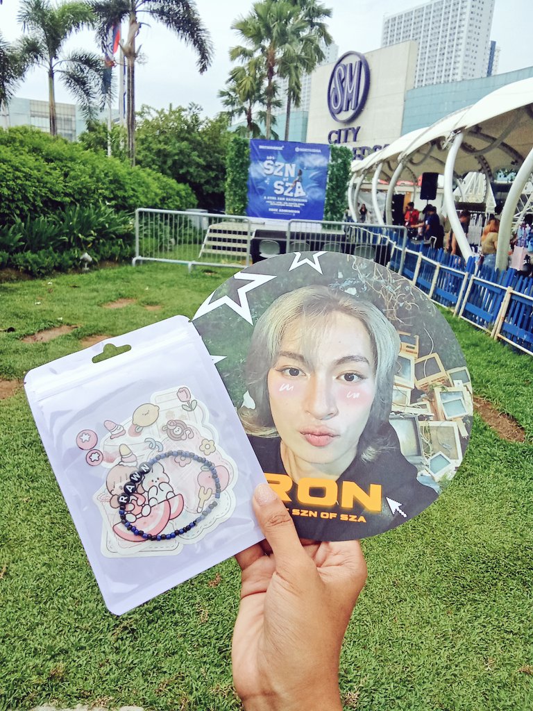 reghingerr's tweet photo. Thankss po sa rawn bracelet &amp; stickers!! @ohohLai 

RAWN AT SZN OF SZA

#RonCastillo #SZNofSZA #CtrlFanGathering https://t.co/sXS40BnmxX