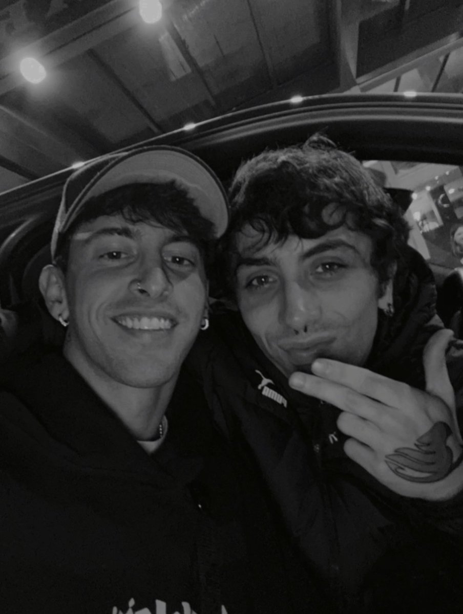 Robleis01's tweet photo. los mas escrachados de bahia
te amo amigo, lindo compartir con voss ❤️ @rodricarreraaa https://t.co/1KDPh6opB4