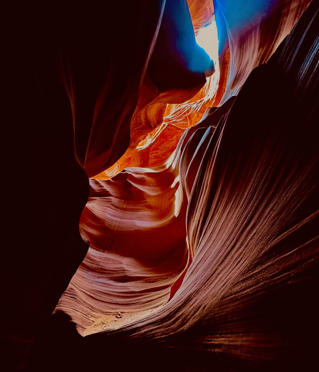 ccolesharrett's tweet photo. Todayโs viewsโฆ. Secret Antelope Canyon and Horseshoe Bend near Page, AZ. Gotta see it in person at least once if you can! #HorseshoeBend #SecretAntelopeCanyon #ThisIsArizona https://t.co/QCCJl0HWf3