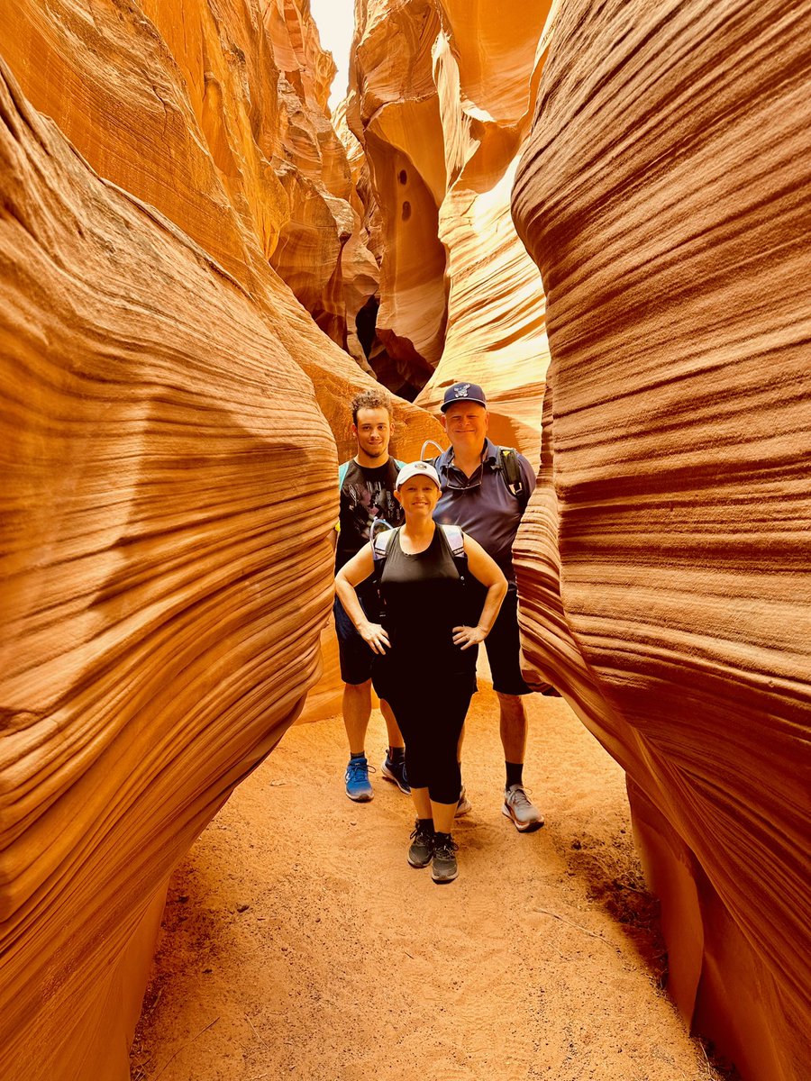 ccolesharrett's tweet photo. Todayโs viewsโฆ. Secret Antelope Canyon and Horseshoe Bend near Page, AZ. Gotta see it in person at least once if you can! #HorseshoeBend #SecretAntelopeCanyon #ThisIsArizona https://t.co/QCCJl0HWf3