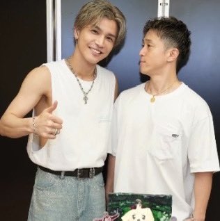 toyo_0522's tweet photo. この2人もすき同士だねきっと
なんか?言ってそう(妄想心の中で
)がんちゃんは 近いなぁ〜
隣の人困っとる?照れてる?
ドキドキしてる?
多分またありそうな2人 縁かなぁ?
#岩田剛典
#がんちゃん
#BOSS
#Gosato https://t.co/1srxx4dIbD