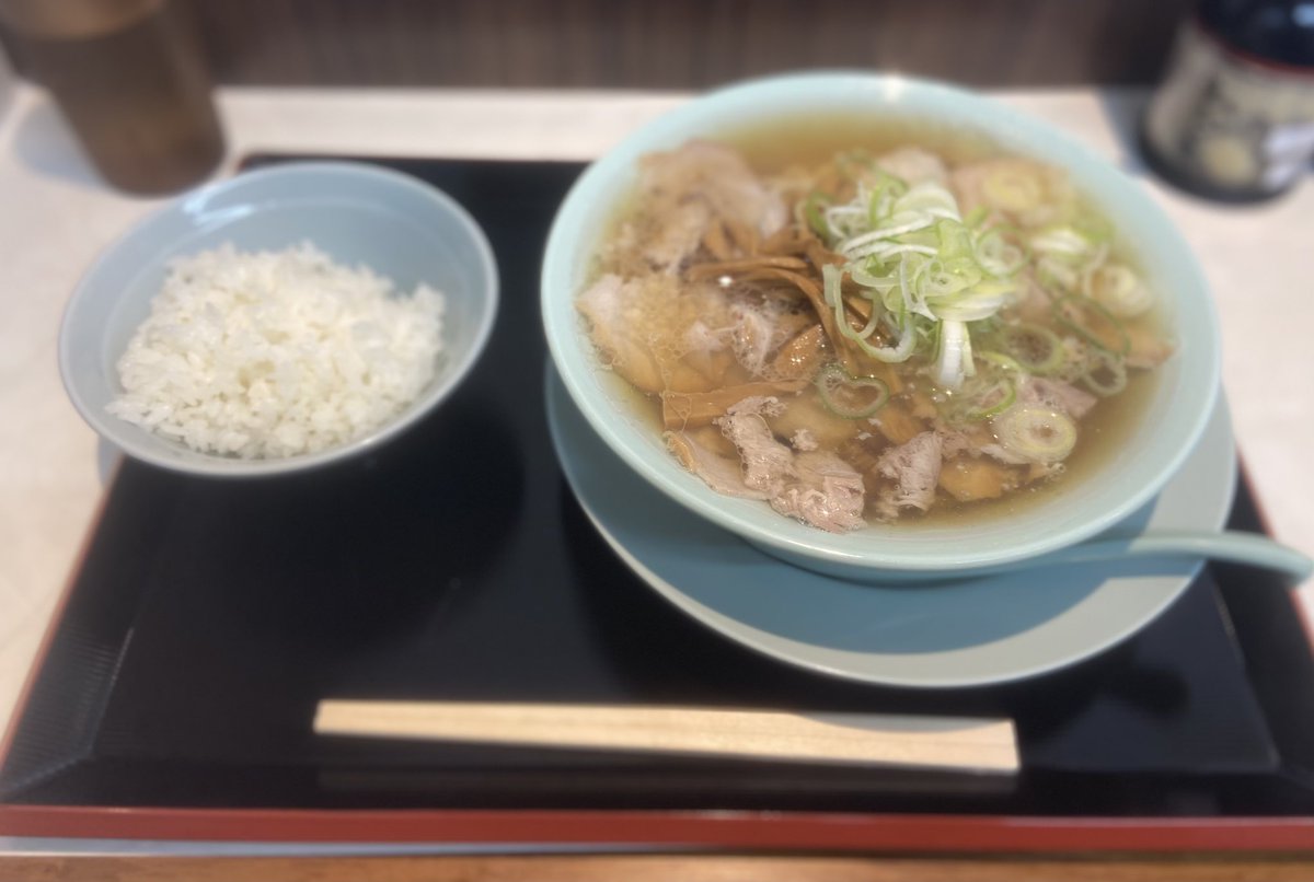takeyasuo1's tweet photo. ニューともちんラーメン

これは美味い！

#川崎
#立ち喰いラーメン https://t.co/M2DQJUwB1z