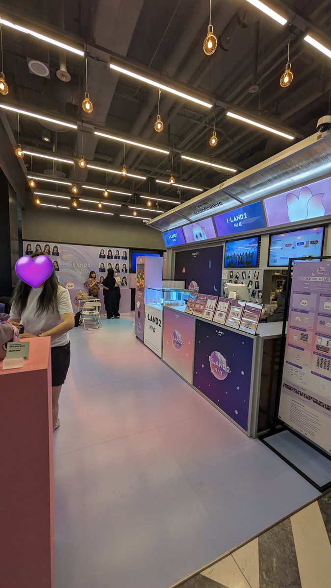 HubertAnneLaur1's tweet photo. I-Land2 pop up store 💜

@mnetiland 
#Iland2 #아이랜드2 #나수리 #아이랜드팝업 #ILAND2_POPUPCAFE #아이랜드2_팝업카페 #사운드웨이브 https://t.co/2oN2j8upMX