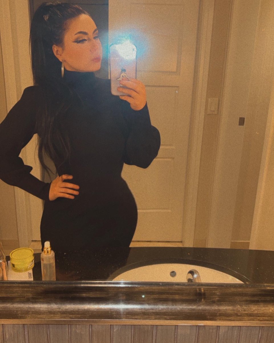 Savethekiw32482's tweet photo. What a great weekend with an amazing boyfriend😌🩷 #MoheganSun #EC3Conevention #Casino #birthdaycelebration https://t.co/ZSjWC1FB7g