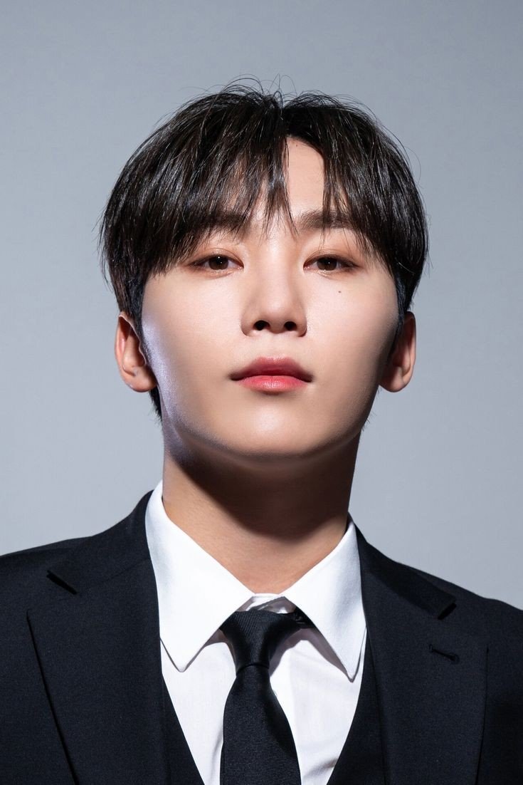 WorldwideCarats's tweet photo. [INFO] SEVENTEEN's Variety King #SEUNGKWAN is nominated in TWO categories on the 3rd Blue Dragon Series Awards for his appearance on Netflix's Devil's Plan! 🍊

• Best Male Entertainer
• Best Rookie Male Entertainer

The 3rd Blue Dragon Series Awards (BSA) will be held on July 19 at Paradise City in Incheon.

To vote:
🔗 https://t.co/cyTiOZCX4U
🗓️ June 10-25, 2024

#승관 #SEVENTEEN #세븐틴 @pledis_17
@pledis_17jp