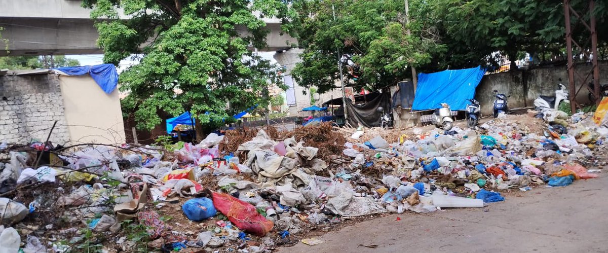 NeelimaEaty's tweet photo. Erragadda Rythu Bazaar grapples with trash woes
https://t.co/lv14J6WFJ8
#Erragadda #Rythubazaar #dumpingspot #trashwoes
@Rusty_2001
Follow @Hyderabad_Mail for more updates https://t.co/DMN9TNv0dd