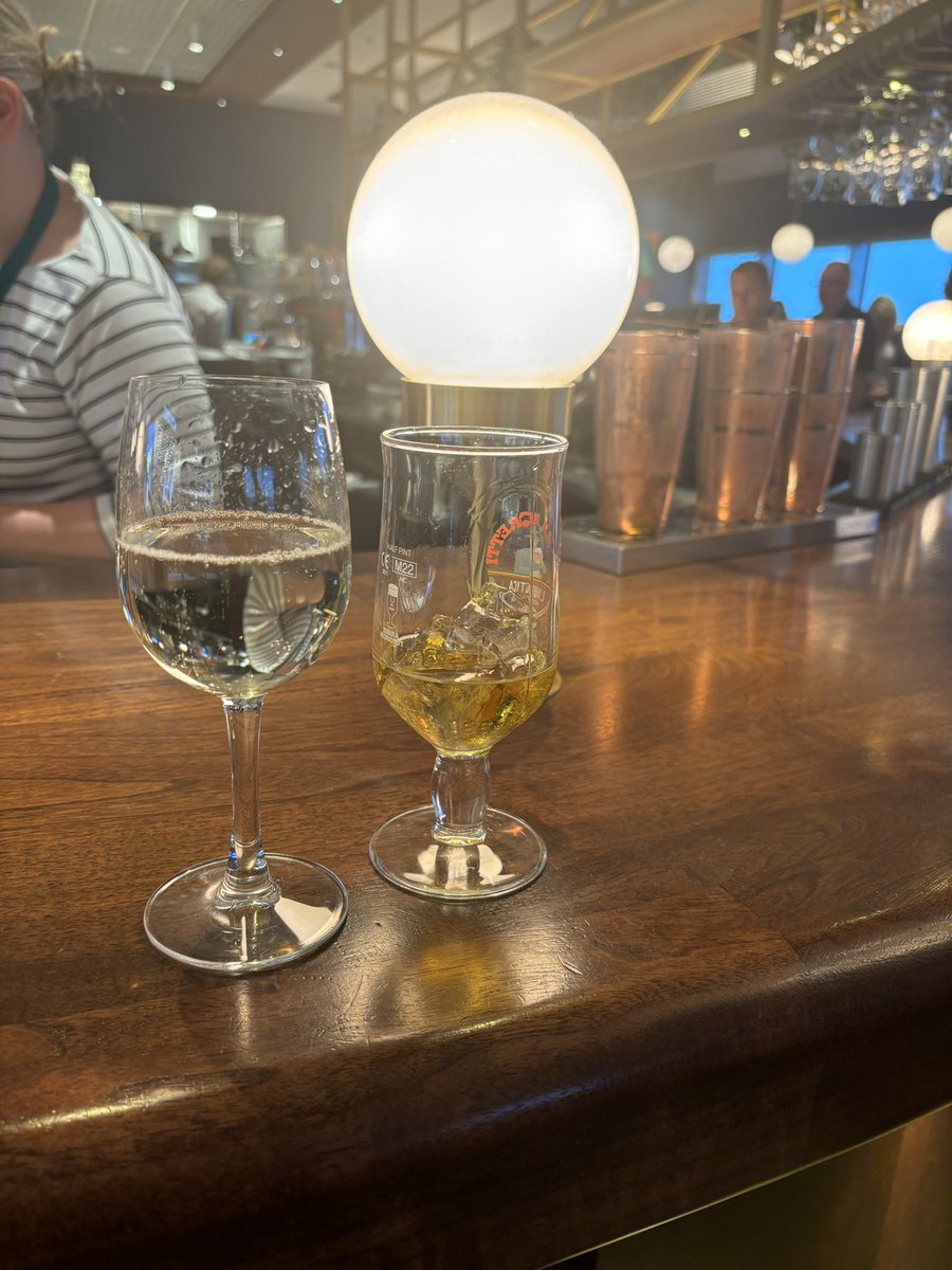 LucyWardle3's tweet photo. @manairport a Prosecco and a whisky £16- look at those glasses 🙄🙄🙄 https://t.co/Wktzfm8Xoh