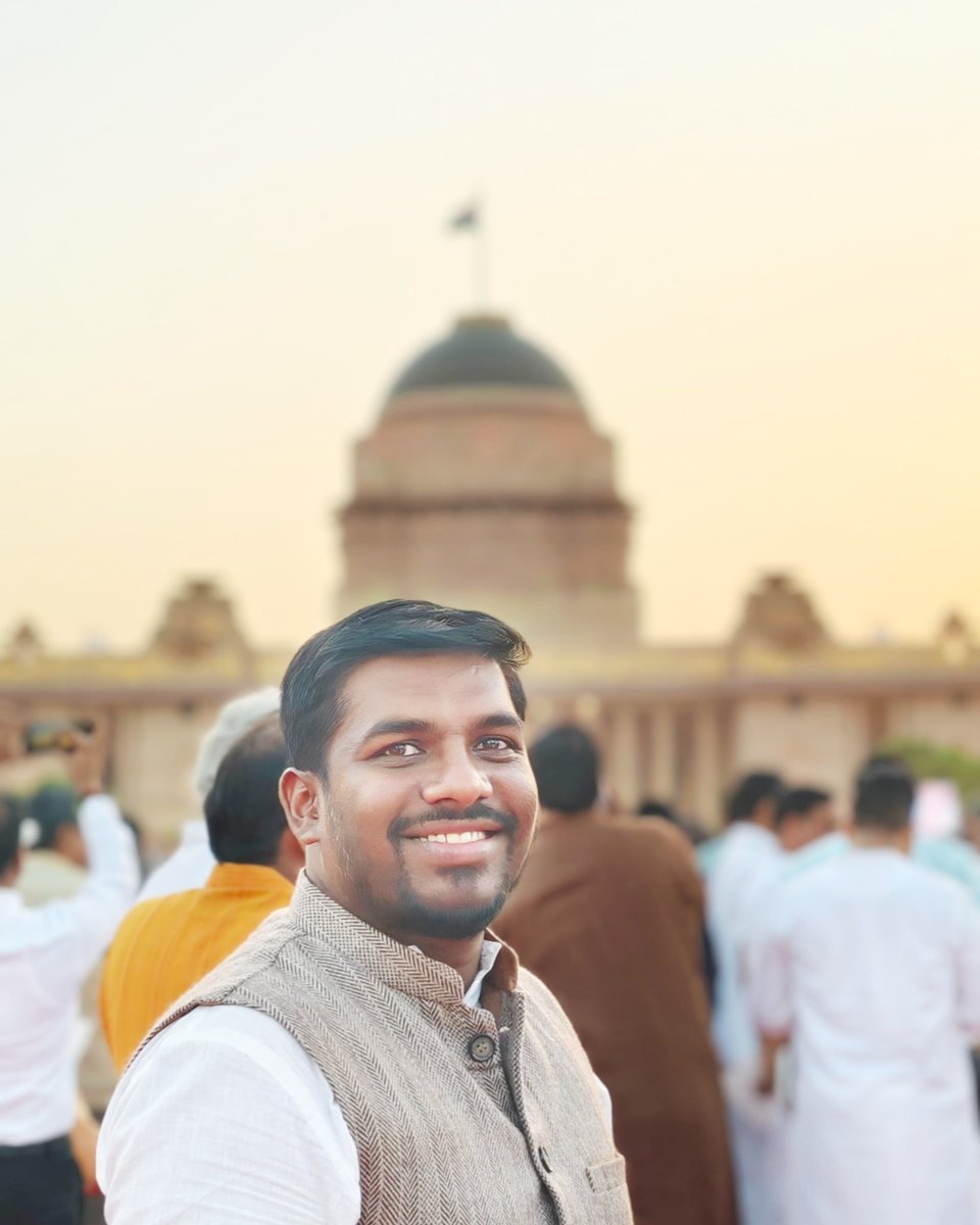 bharathp7's tweet image. Witnessed Oath ceremony of our beloved PM @narendramodi ji at Rastrapati Bhavan 

@BJP4India
@BJP4Telangana 
#Bharathprasad
#Bharath
#modikapairvar
