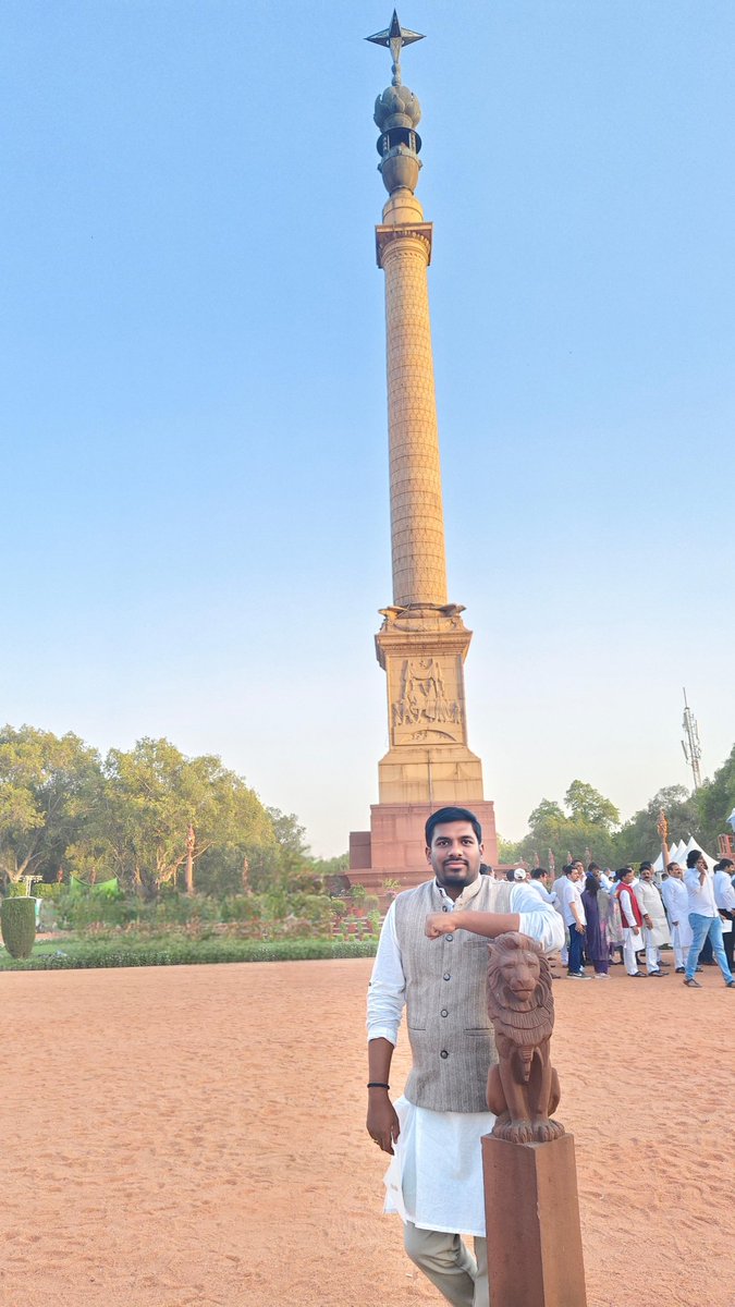 bharathp7's tweet image. Witnessed Oath ceremony of our beloved PM @narendramodi ji at Rastrapati Bhavan 

@BJP4India
@BJP4Telangana 
#Bharathprasad
#Bharath
#modikapairvar