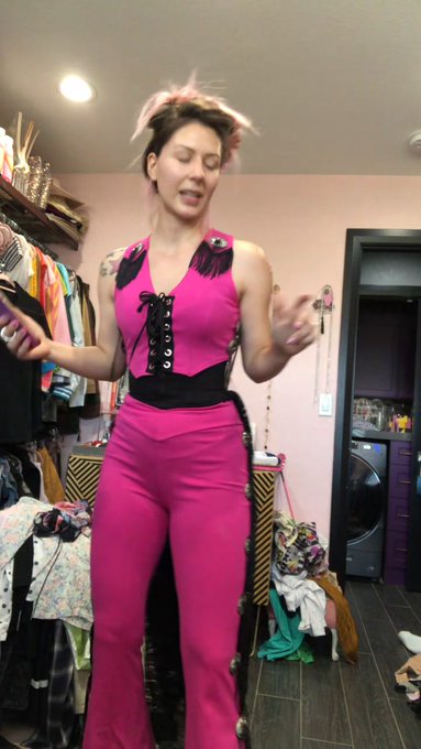 Annalee Belle is live now! https://t.co/k4eGgYXSj9 https://t.co/W8WIhxFY8U