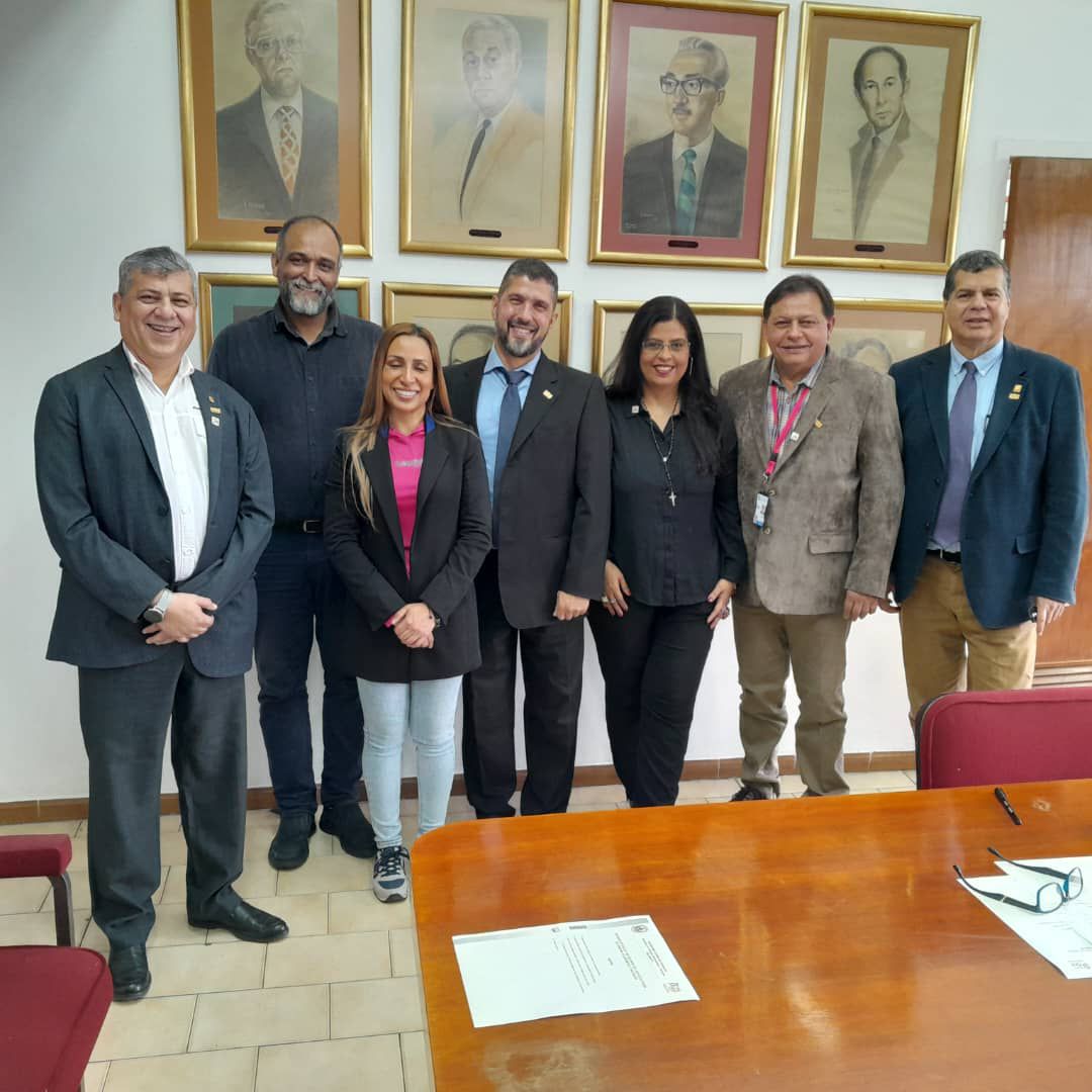 Núcleo de decanos de Faces de universidades venezolanas reafirma del compromiso con la academia univnoticias.com/noticias-unive…