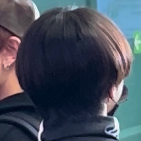 J0209WON's tweet photo. look at how round jungwon's head is so  chocoball😭😭😭😭😭😭😭😭😭 https://t.co/hoejrkSXwb