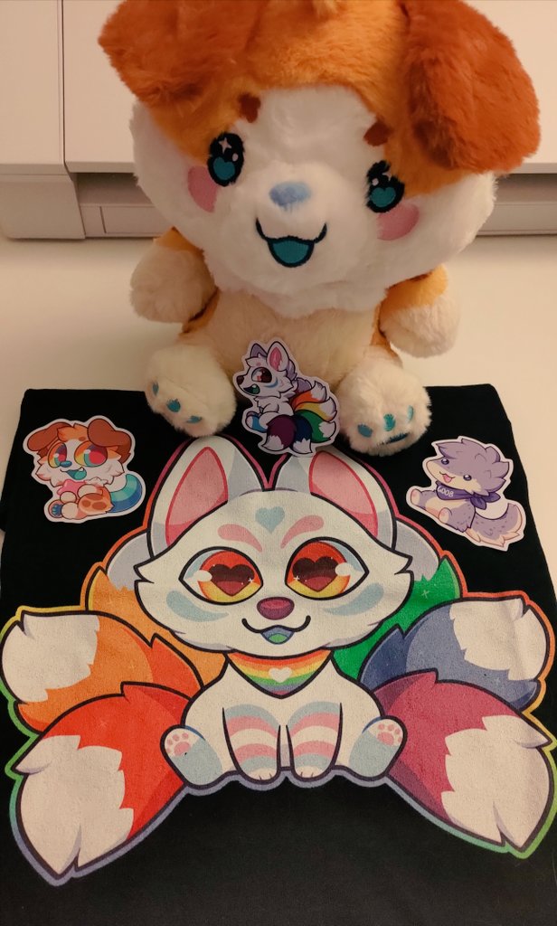 FabuPonah's tweet photo. Doing a little giveaway here on Twitter for pride! 🌈🎉✨
Giving away all that's shown below! (shirts come in S-2XL)
And u can pick any of my other pride stickers (in the comments)

💖Follow me and 🔄Retweet to enter!
Ends June 20th AEST https://t.co/2jPdT6EeHi
