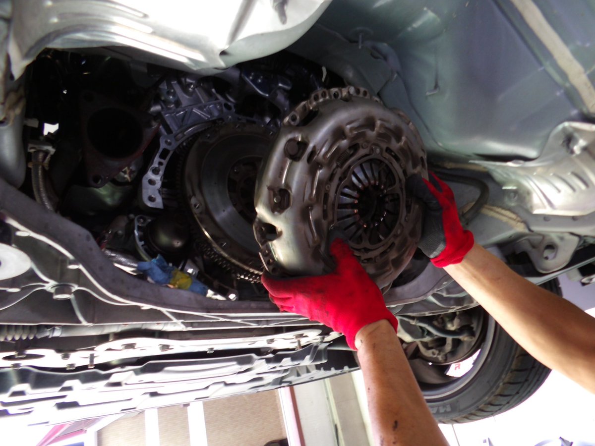 MANABOON_SNS's tweet photo. クラッチ交換作業開始です🛠
#manaboon #fairladyz #z33 #z33nation #z33life #nismo #zociety #z33society #titanium #recaro #motys #tein #daytona https://t.co/zAH7CPp8mf