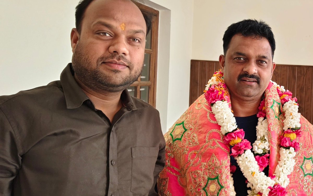 Kamal Deep (@kamaldeepbjp) on Twitter photo बड़े भैया श्री कमलेश पासवान जी को केंद्रीय राज्य मंत्री नियुक्त किये जाने पर हार्दिक शुभकामनाएं
<a href="/narendramodi/">Narendra Modi</a> <a href="/AmitShah/">Amit Shah</a> <a href="/JPNadda/">Jagat Prakash Nadda</a> <a href="/rajnathsingh/">Rajnath Singh</a> <a href="/kamleshpassi67/">Kamlesh Paswan</a> <a href="/ANI/">ANI</a> बड़े भैया श्री कमलेश पासवान जी को केंद्रीय राज्य मंत्री नियुक्त किये जाने पर हार्दिक शुभकामनाएं
<a href="/narendramodi/">Narendra Modi</a> <a href="/AmitShah/">Amit Shah</a> <a href="/JPNadda/">Jagat Prakash Nadda</a> <a href="/rajnathsingh/">Rajnath Singh</a> <a href="/kamleshpassi67/">Kamlesh Paswan</a> <a href="/ANI/">ANI</a>