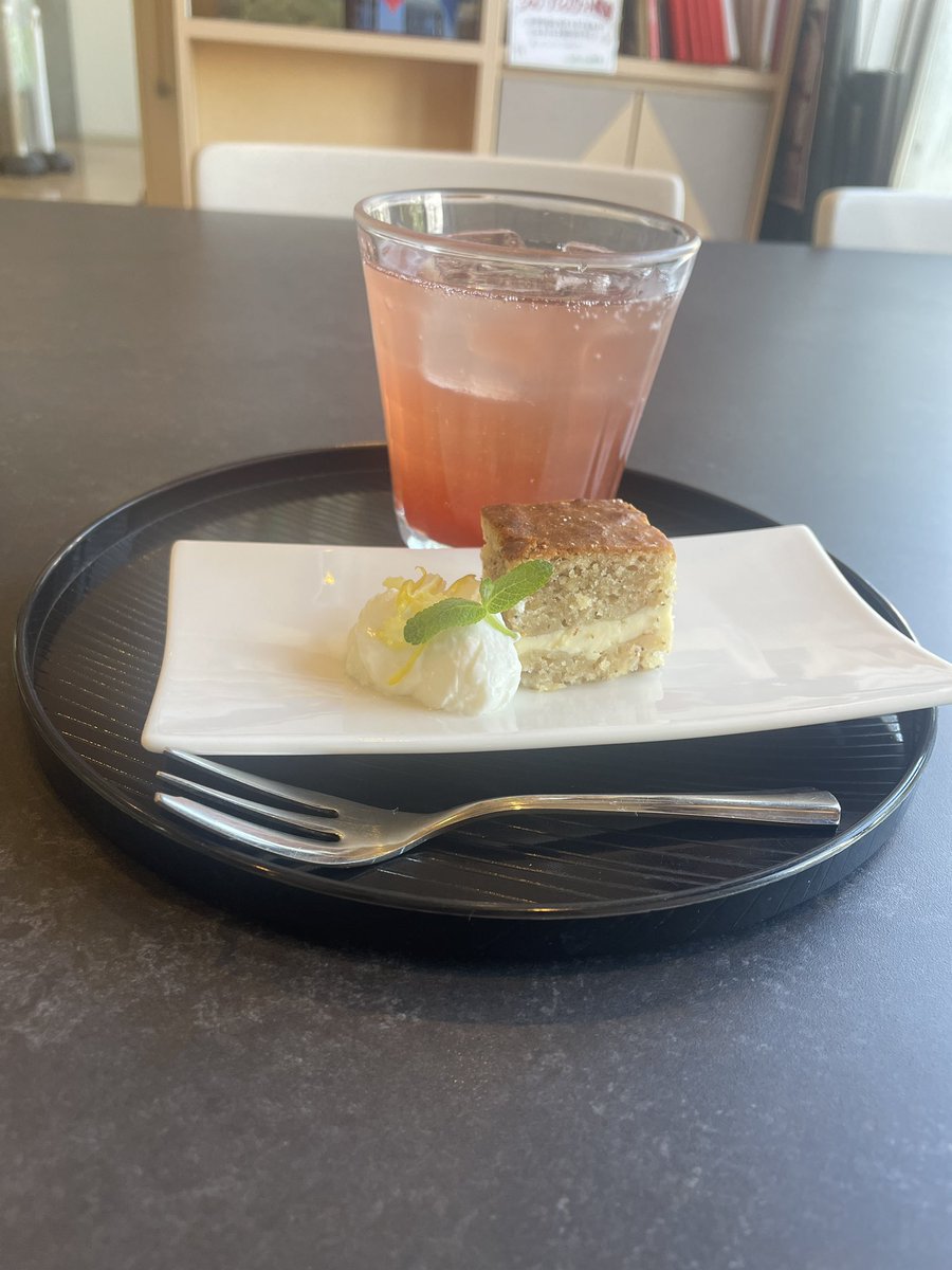 SPICEOGHA's tweet photo. 6/8ワンデーでした！
今回はお肉使わず野菜たっぷりで😆
ダルスープ
ラッサム
カボチャとトマトのベジカレー
カブとワサビ菜のサンボル
つぼみ菜のサンボル
鞍掛豆のカチュンバル
まめくらサラダ
ポピーシードケーキ
梅ソーダ

次回は8月です。
確か8/23だったか、、？
ちゃんと確認して告知します😅 https://t.co/FgHSdWIcY4