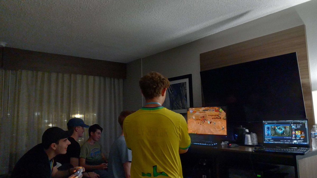 lazer_flaming's tweet photo. Didnt take too many photos but I had a great time at Pace and it was super fun meeting everyone! https://t.co/UFFirKPQxZ