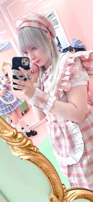 Mangaka in the magical girl world  