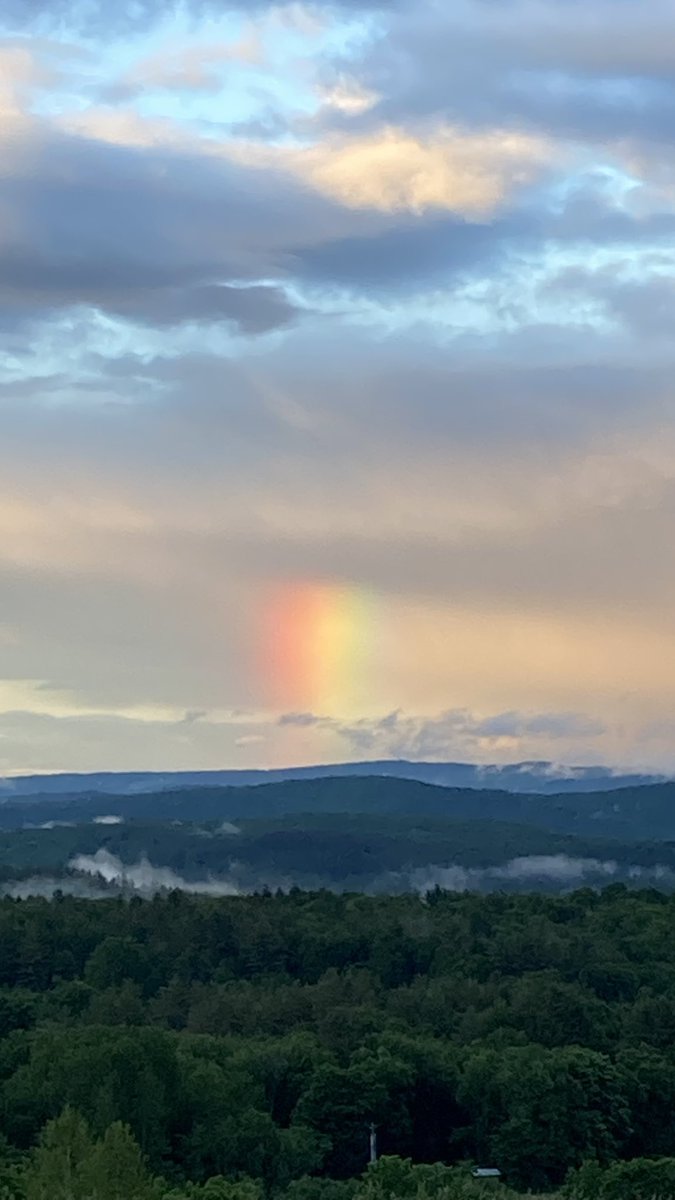 RadioBonMot's tweet photo. Rainbow beacon over Hardwick on the way home this eve… #cloudscout https://t.co/V3LRMkJgAe
