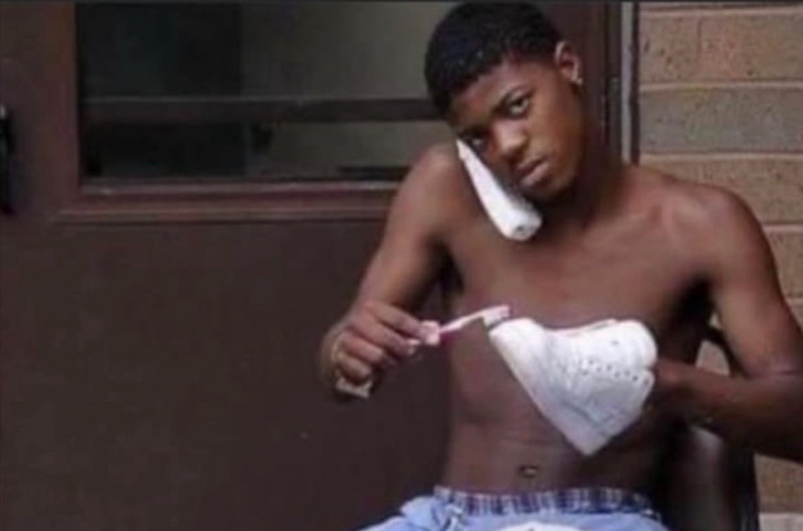 - El alma sucia pero las Nike limpias