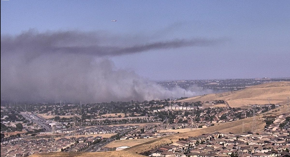 925mlbfan's tweet photo. #JohnFire #JohnIC: MD-87 CalFire air tanker overhead. Very windy conditions today pushing the smoke.
https://t.co/NsZ3xn4sl5 https://t.co/gDnplLRb22