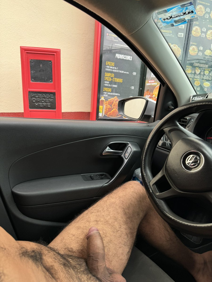 cesarvta36's tweet photo. #domingodeganarseguidores Que rico me vine dos veces en el churchicken. Retuit si les gustó y si quieren que siga subiendo contenido como este https://t.co/MJoQLlldpD