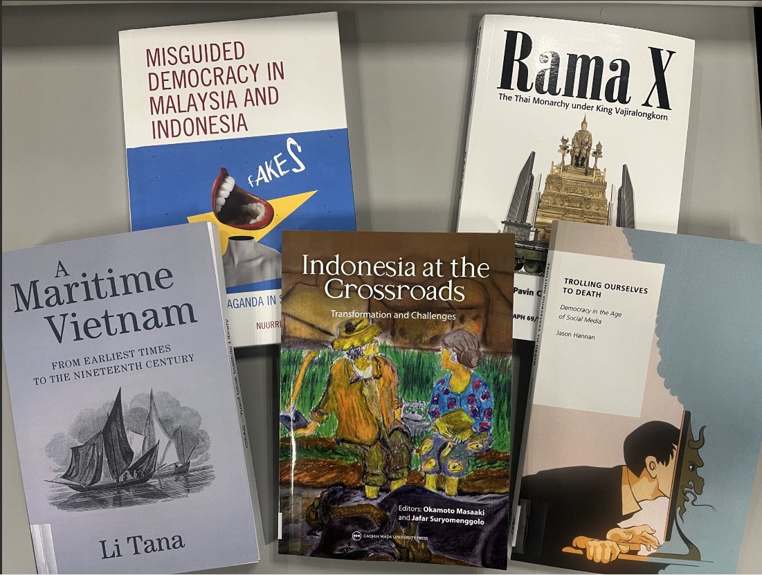 ISEAS's tweet photo. #NewArrivals at #ISEASLibrary: New books on politics in #Malaysia and #Indonesia, #Thailand’s monarchy, #Vietnam’s maritime history, & various new studies & monographs on Southeast Asian countries & the region.
Read more https://t.co/2jziYFqpBC
Join us https://t.co/AwbotAdy5o https://t.co/jNqWCwvpXd