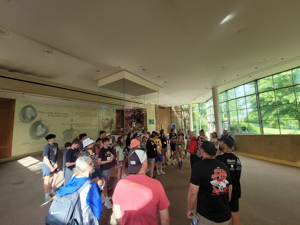 J24Carver's tweet photo. Day 3 was another beautiful day. Mount Vernon, National Museum of African American History, and Holocaust Memorial Museum. Couldn’t have asked for better weather or a better group! Just waiting for our flight back to KC. https://t.co/i0UgYKXxL5