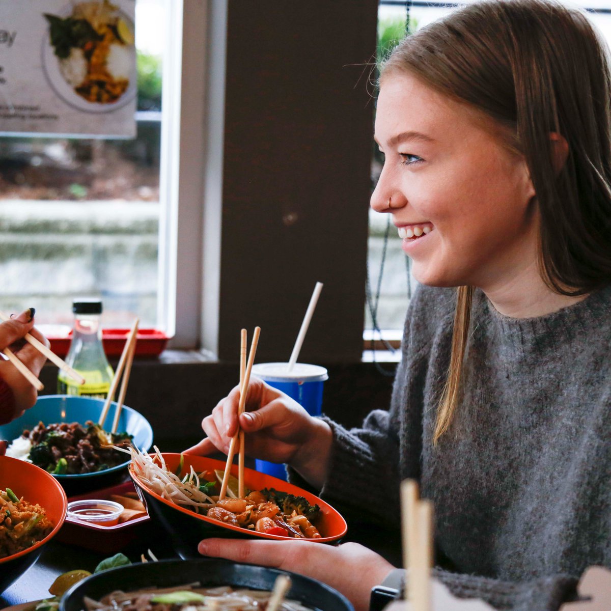wokbox's tweet photo. It's all smiles at Wok Box! π€©
.
.
.
.
#wokbox #wokboxrocks #asianfood #chinesefood #asianfusion #takeout #foodie #instafood #yummy #restaurant #smiles https://t.co/93pIhxkbBc