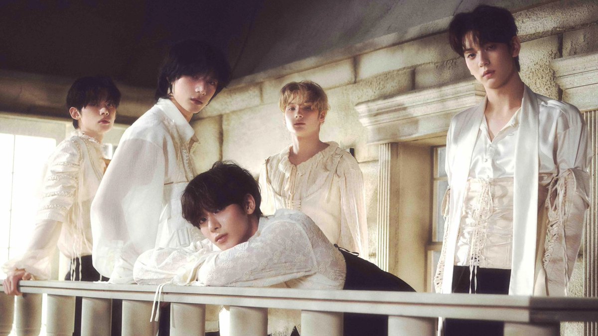 Jeff__Benjamin's tweet photo. 2024 Largest U.S. #KPop Album Sales Weeks on the Billboard 200

1. ATEEZ, Golden Hour: Part.1 - 131,000 🆕
2. TXT, Minisode 3: Tomorrow - 107.5k
3. TWICE, With YOU-th - 95k
4. RM, Right Place Wrong Person - 54k
5. SEVENTEEN, Best Album '17 Is Right Here' - 53k
6. J-Hope, Hope on the Street Vol. 1 - 50k
7. LE SSERAFIM, Easy - 41k

*As of the charts dated June 15
